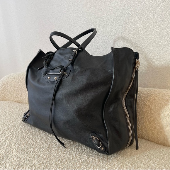 Balenciaga Black Veau Papier A4 Zip Around Tote Handbag - Picture 2 of 15